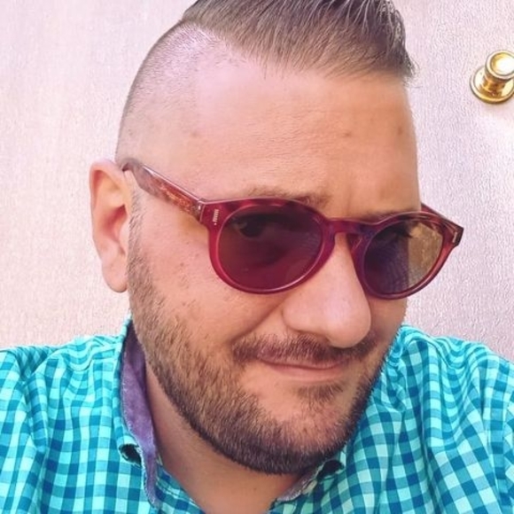 Meet your Posher, Daniel - Picture 1 of 1